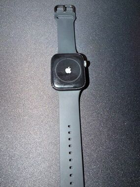 Apple Smartwatch 44mm, 1st generation [Apple Watch SE (GPS + Cellular)